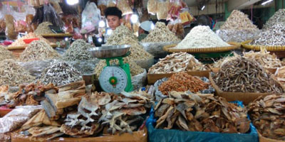 Imbas Wabah COVID-19, Penjualan di Pasar Bawah Pekanbaru Turun Drastis